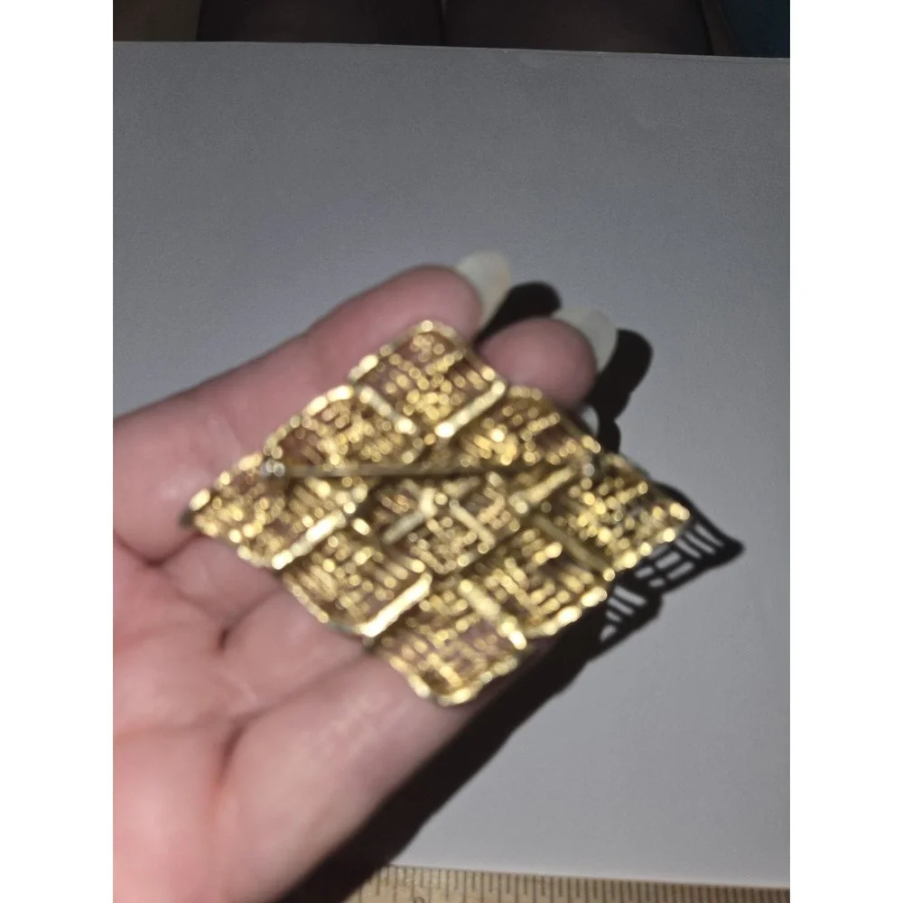Vintage Gold Tone Diamond Basketweave Brooch Pin Textured Lattice Pin 70s/80s